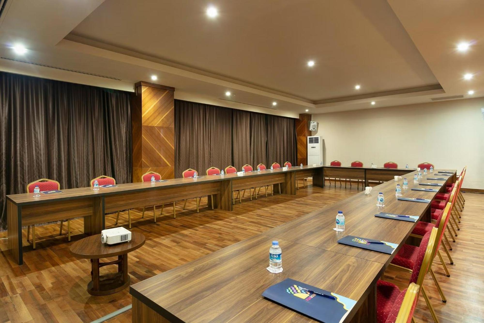 Armas Life Belek Hotel Екстериор снимка